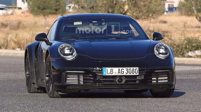 不仅是尺寸增大 保时捷全新911 turbo谍照