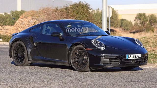 不仅是尺寸增大 保时捷全新911 turbo谍照