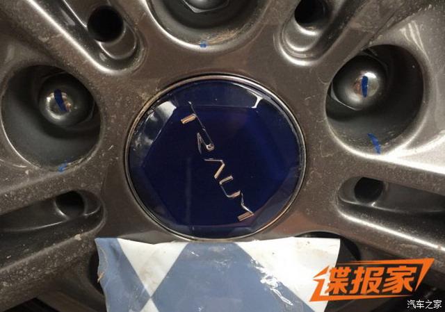 外形酷似cx-4 曝君马汽车全新suv谍照