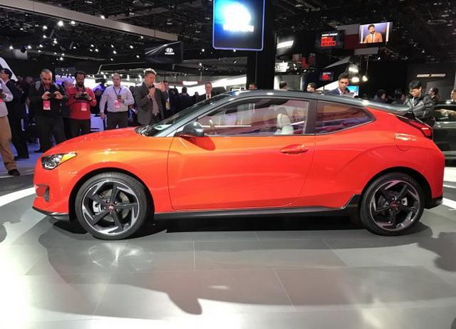 搭2.0t发动机 现代新veloster飞思车展亮相