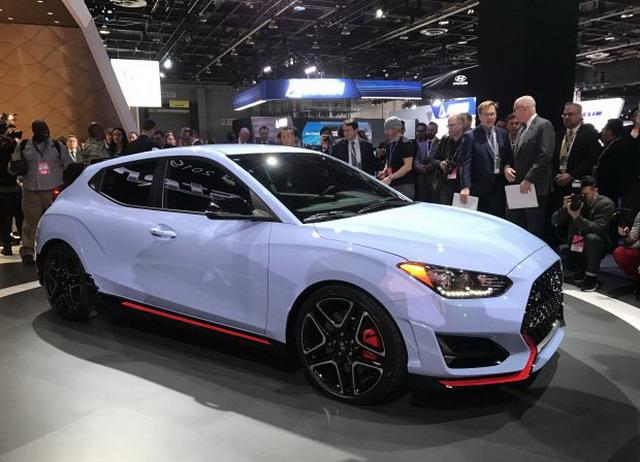 搭2.0t发动机 现代新veloster飞思车展亮相