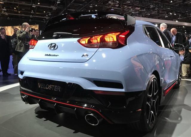 搭2.0t发动机 现代新veloster飞思车展亮相