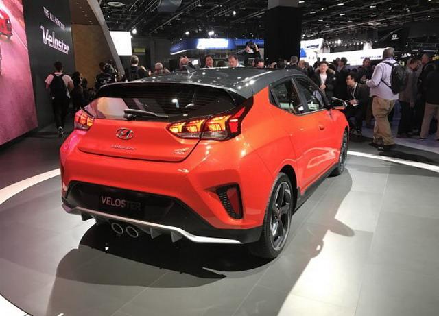 搭2.0t发动机 现代新veloster飞思车展亮相