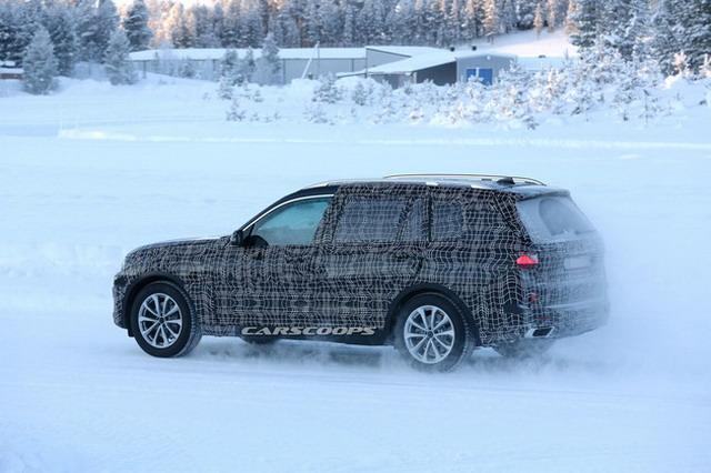 真正的旗舰级suv 新款宝马x7谍照曝光 
