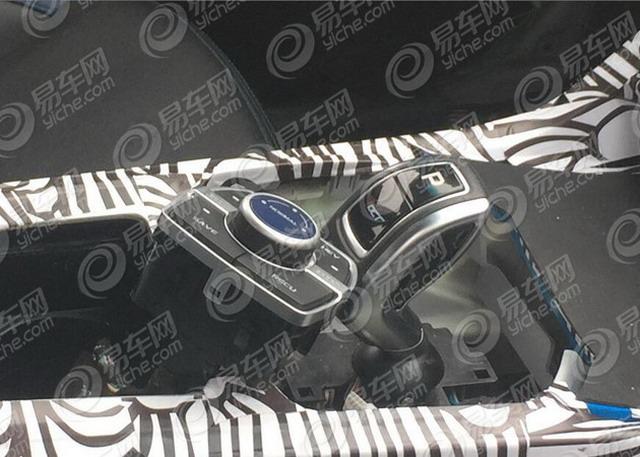 帝豪gl phev车型内饰谍照 换全新电子挡杆