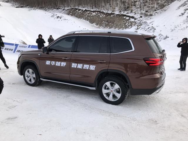 定位硬派中大型suv 荣威rx8正式亮相
